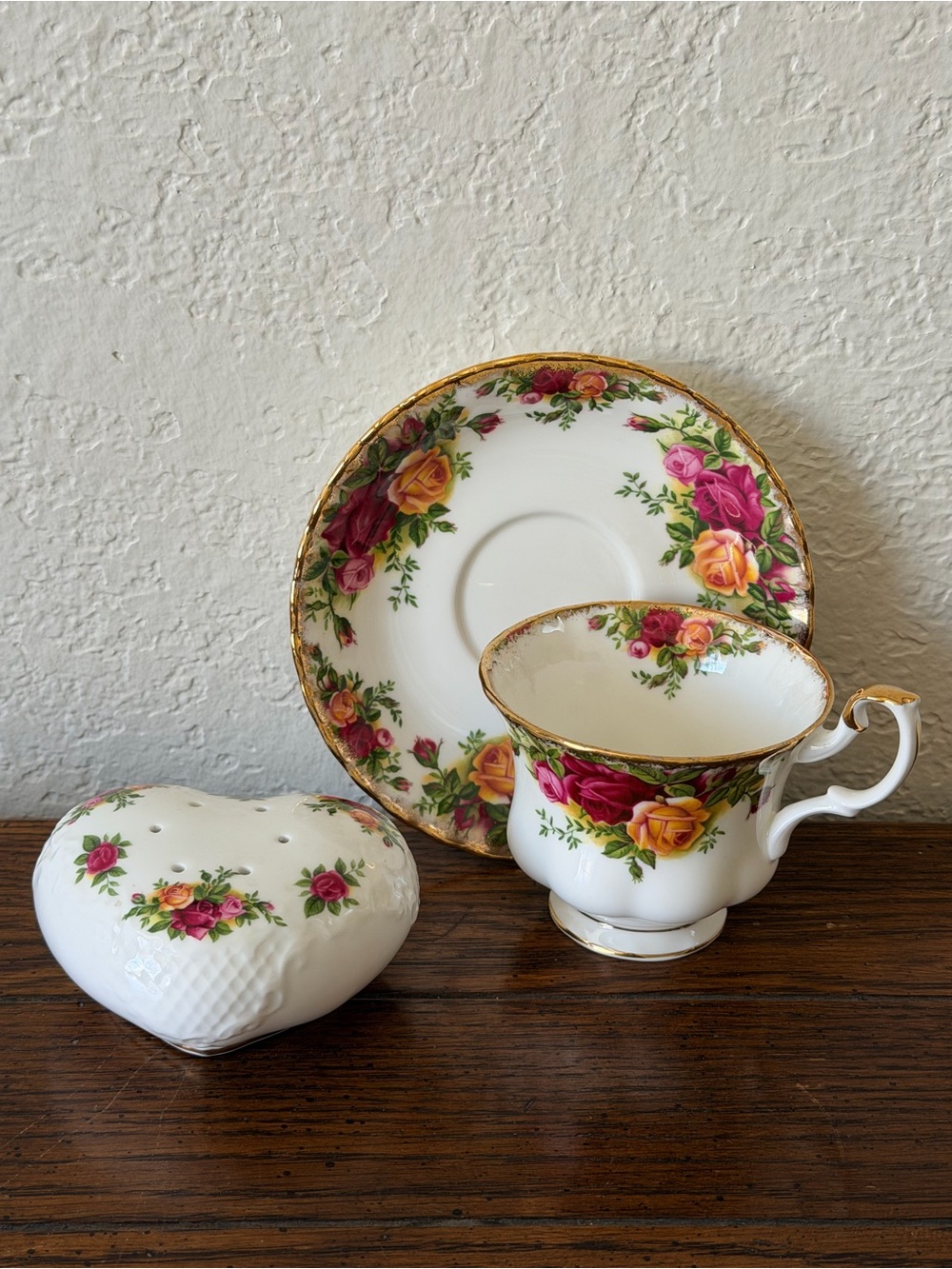 Royal Albert Old Country Roses Teacup Cup Saucer Set Pomander Floral England